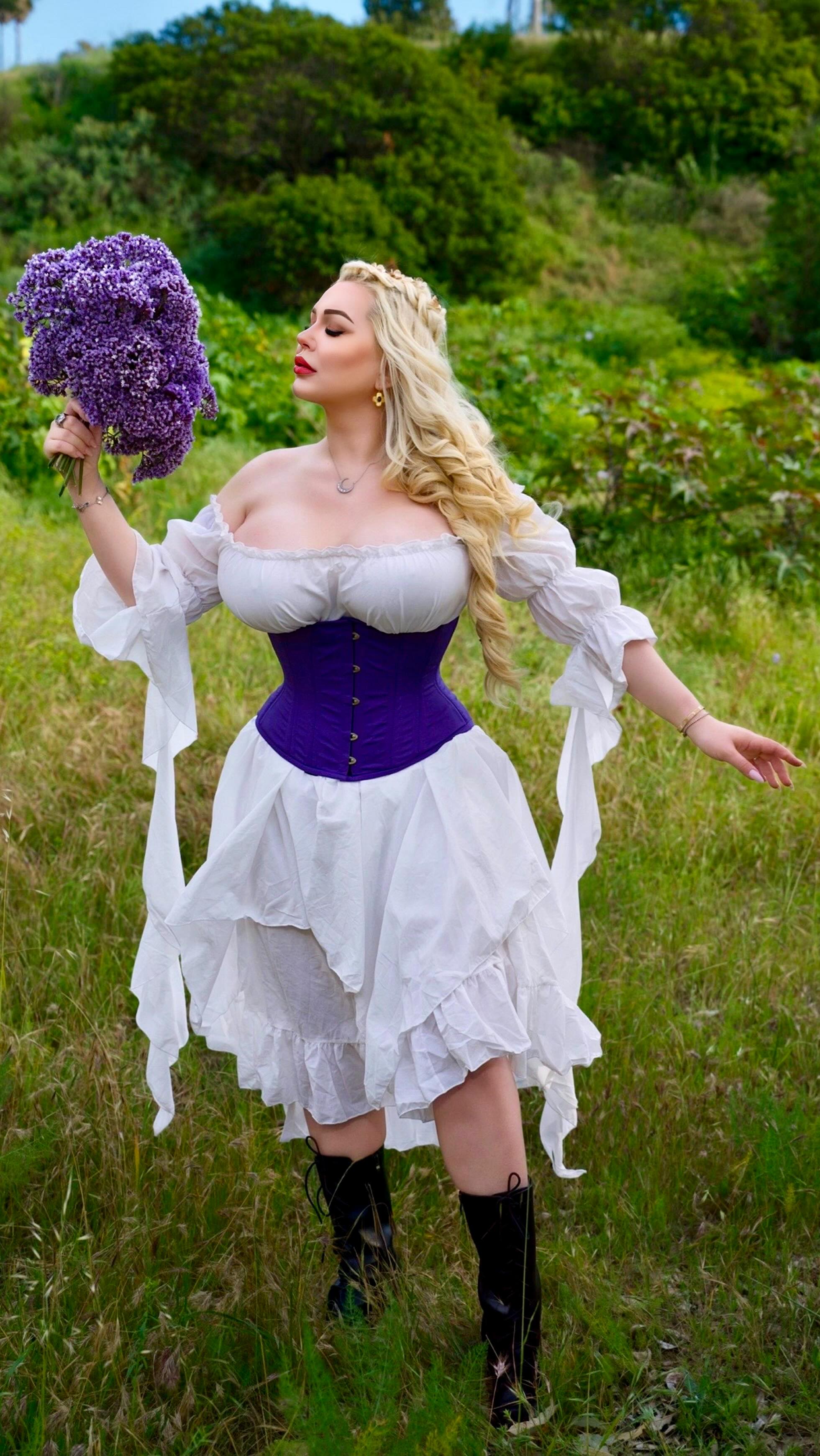 Katya Karlova One of my favorite reels ever!☺️ This year belongs to the romantics, the yearners, the poets, the whimsical and those who choose to fall in love